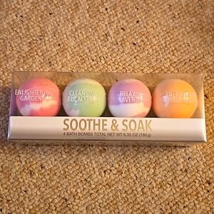 Soothe & Soak Bath Bombs NWB